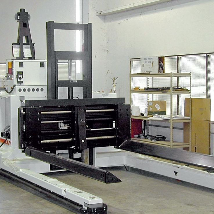 WINKEL Lift masts Attachments for AGV’s · MONO lift mast with fork positioner · load capacity 8t