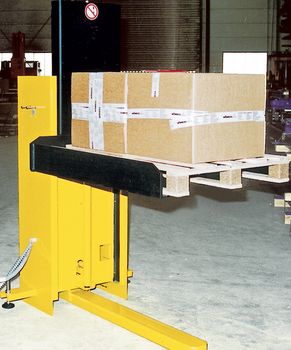 Palettenlift PALI 10Das mobile Hebegerät mit 230 V Anschluß
Tragkraft: 1000 kg x 600 mm LSP
Hub: 850 mm
Europaletten: 800 x 1200 mm
Hub elektrohydraulisch: P = 0 · 75 kW/230 V/50 Hz
Drucktasten-Steuerung
Sonderausführungen auf Anfrage